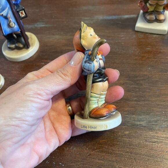 Hummel Goebel Genuine Vintage Figurines Lot of 07 - Picture 8 of 11